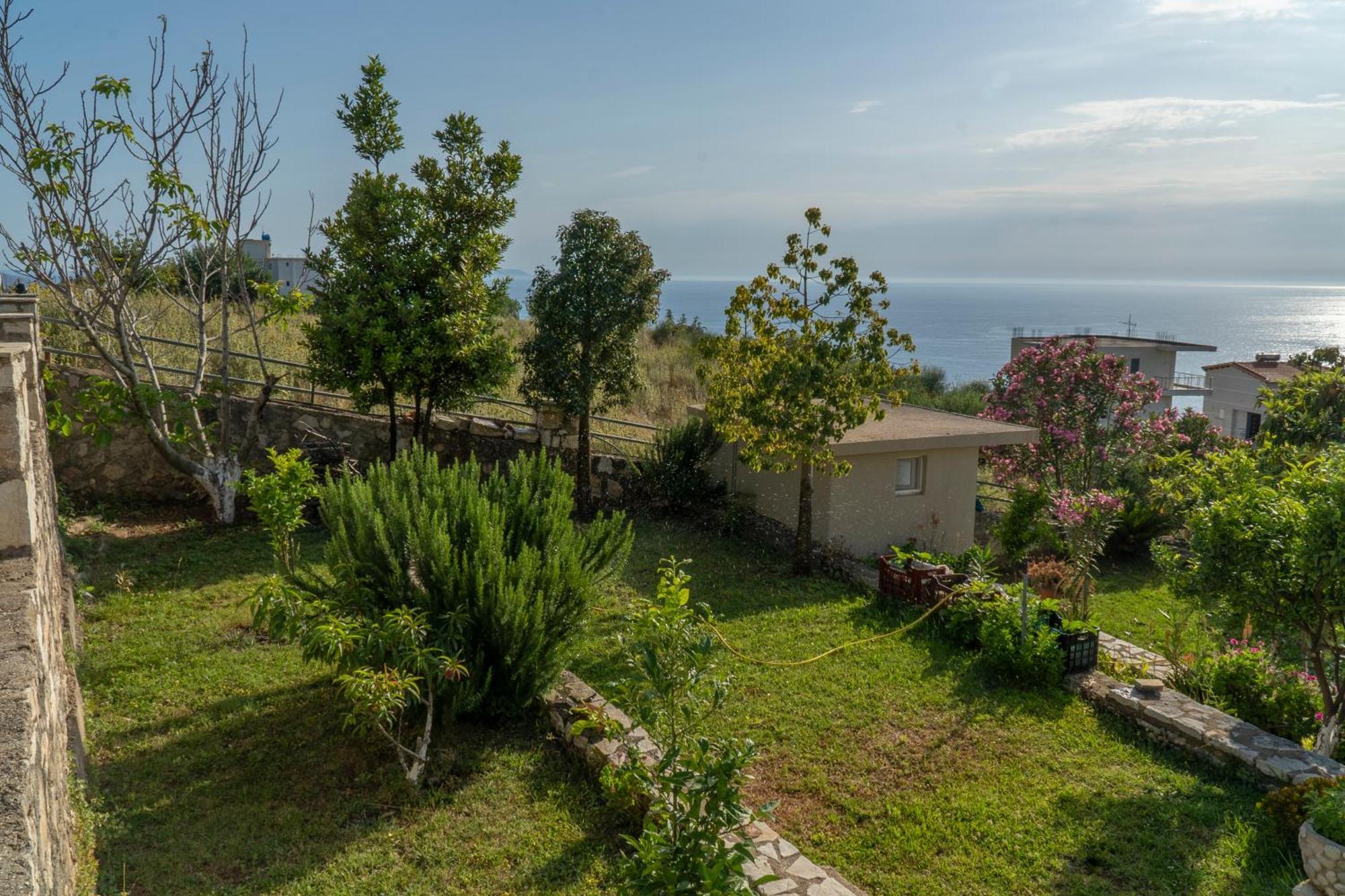 Sunset Serenity Himare Bagian luar foto