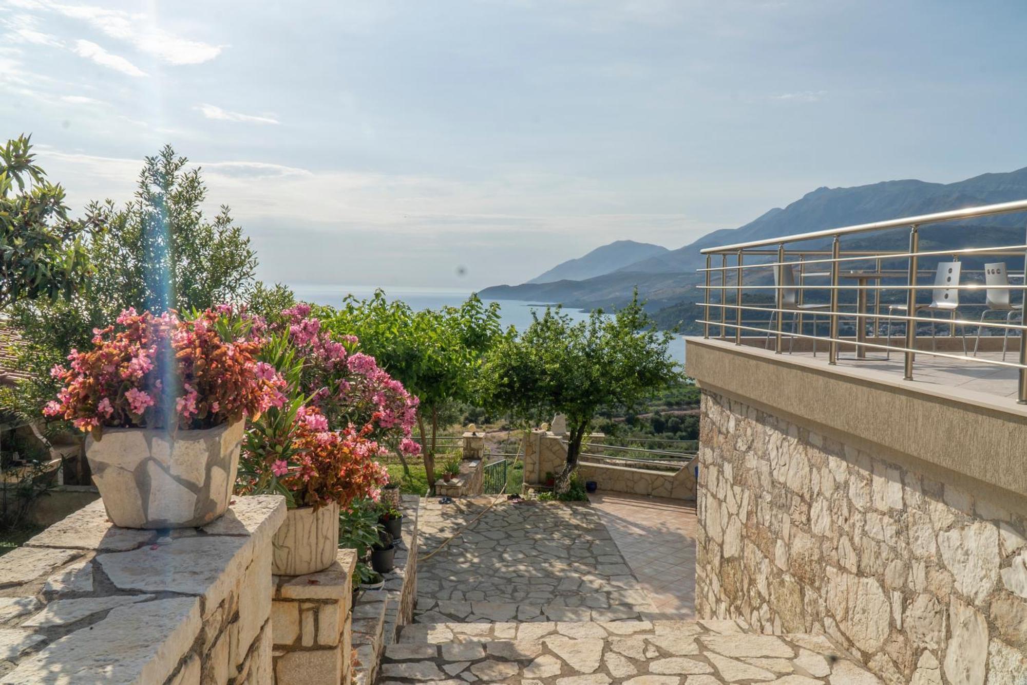 Sunset Serenity Himare Bagian luar foto