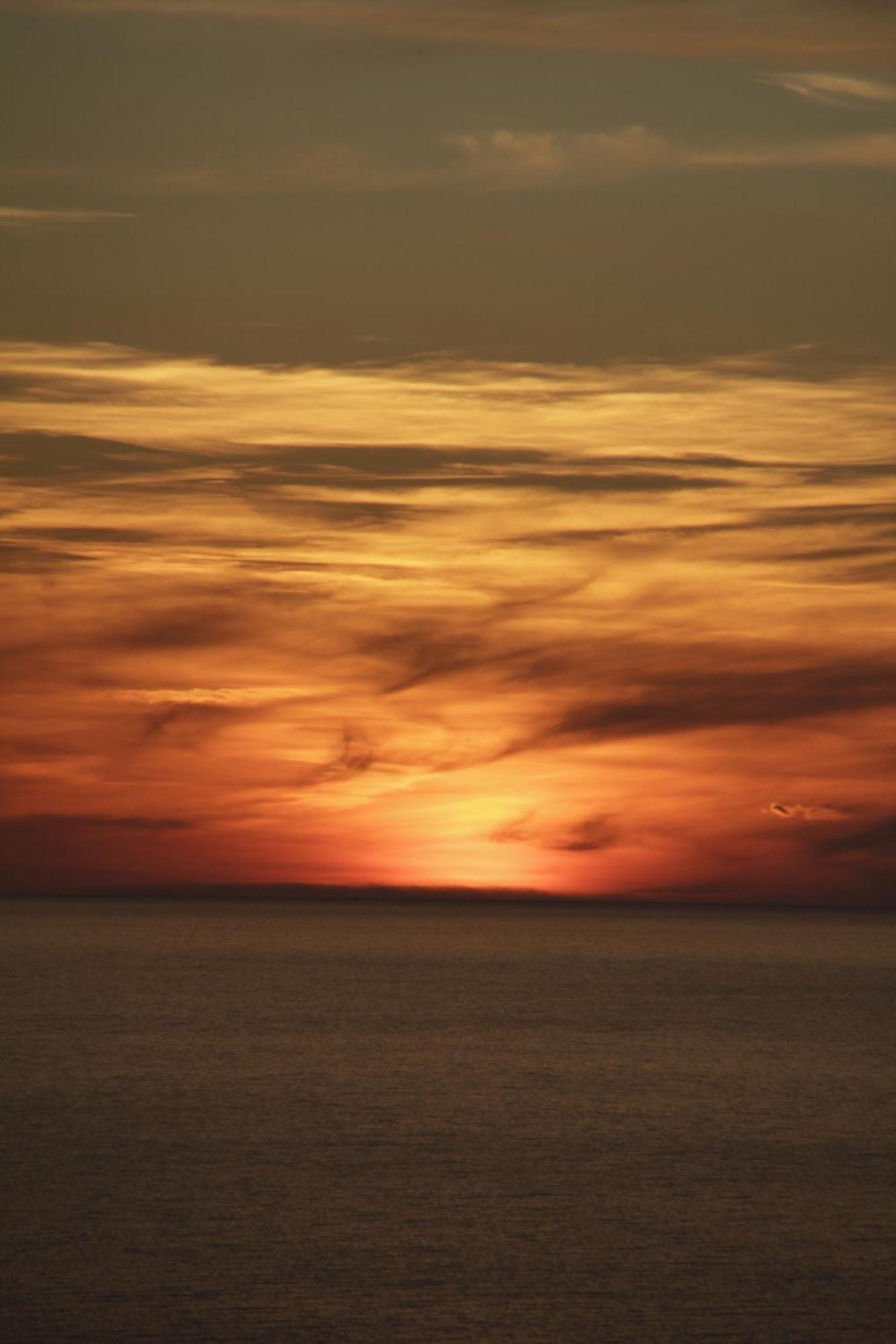 Sunset Serenity Himare Bagian luar foto