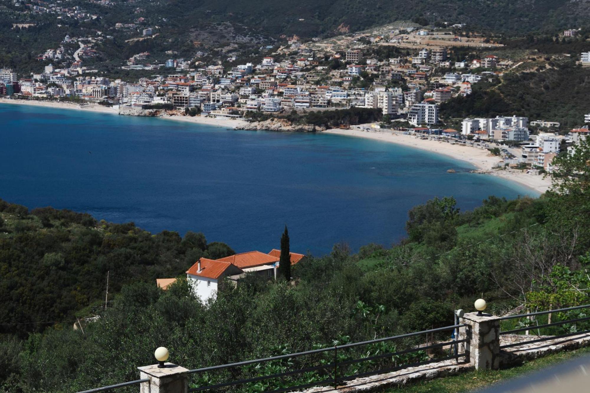 Sunset Serenity Himare Bagian luar foto
